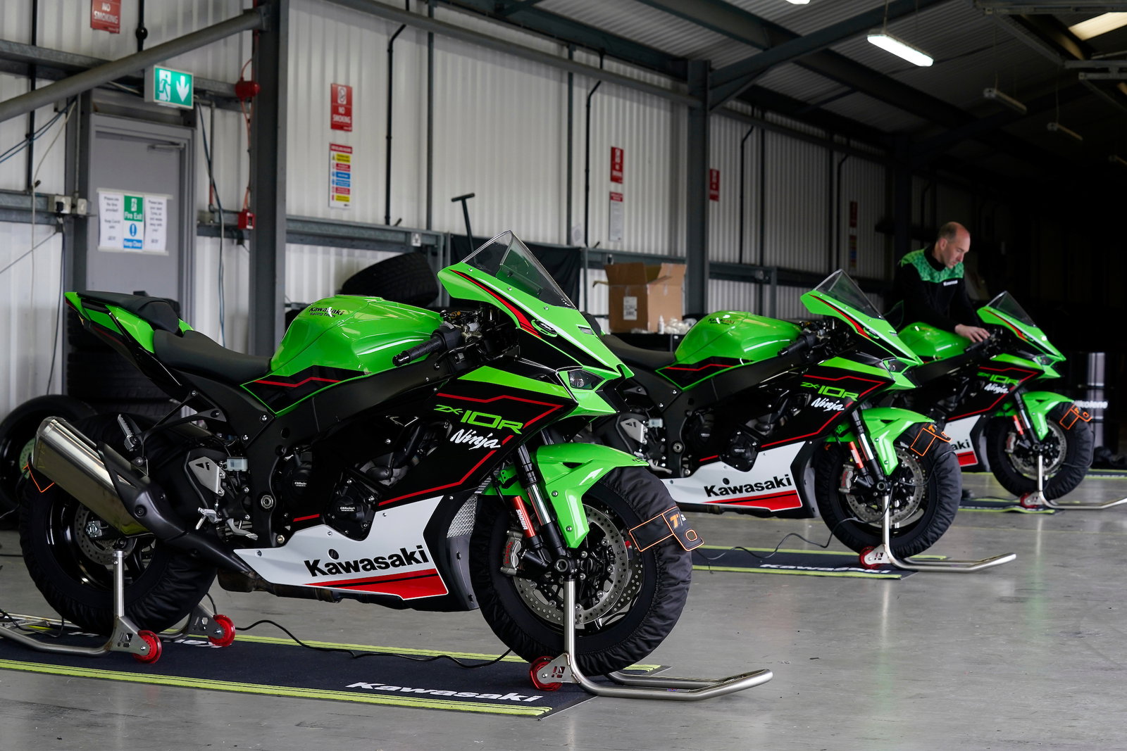 Kawasaki ZX-10R and 0 | Ninja ZX-10RR 2021- the 500スタート！ZX